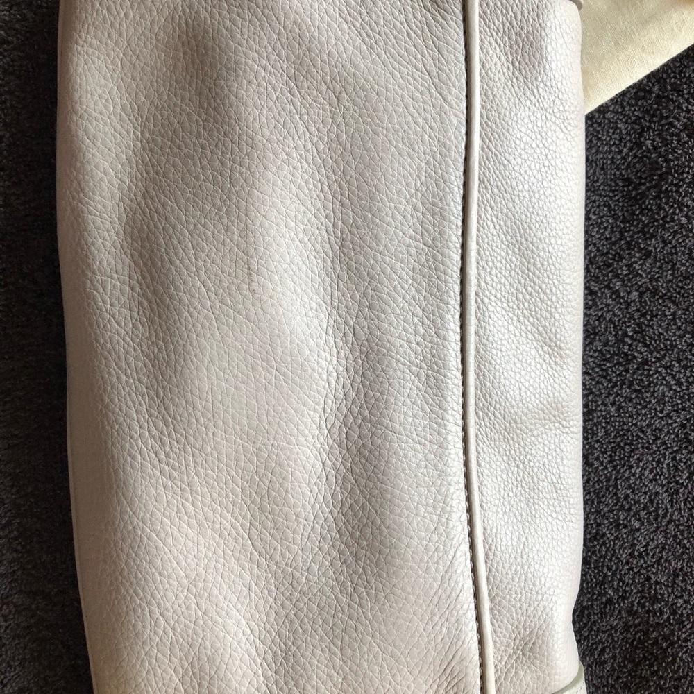periwinkle TORY BURCH purse with gold chain. - Picture 3 of 4